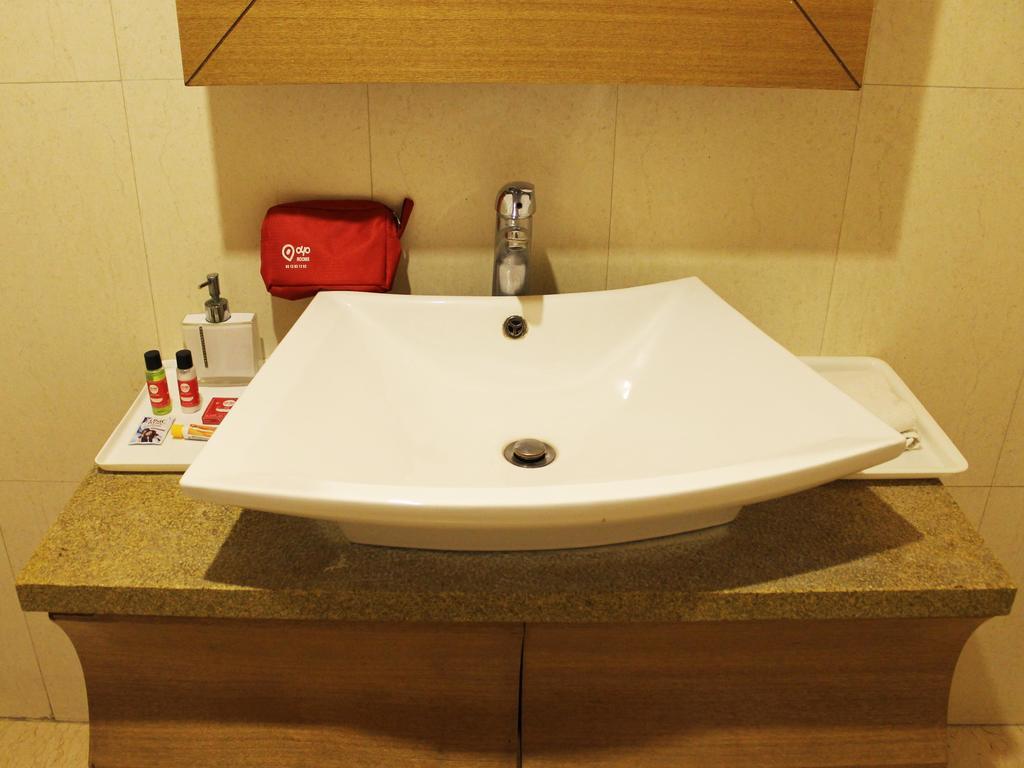 Готель Oyo Premium Kaushambi Indirapuram Екстер'єр фото